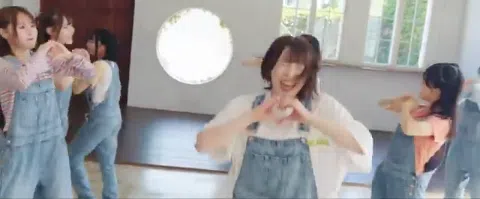 【流出】人気アイドル、男とおっぱいクッキリ写真！本人も認めて活動休止に・・・